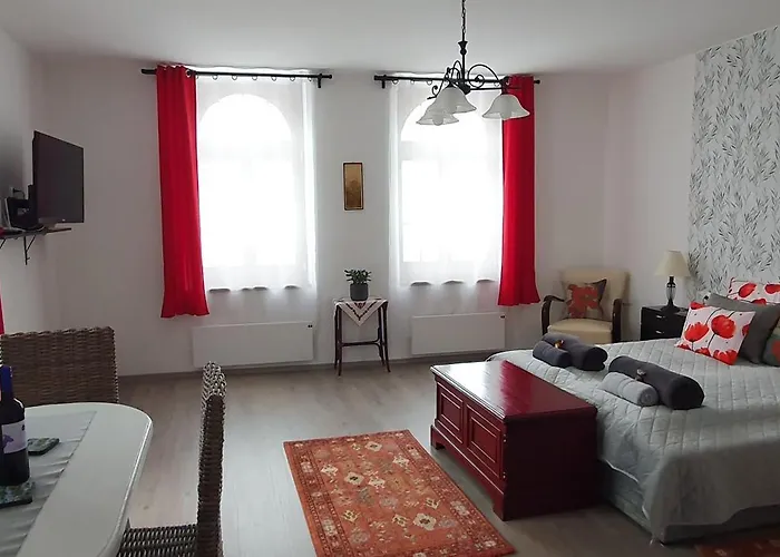 公寓 Viragos Birtok Es Vendeghaz *