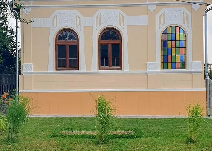 Viragos Birtok Es Vendeghaz Виллань